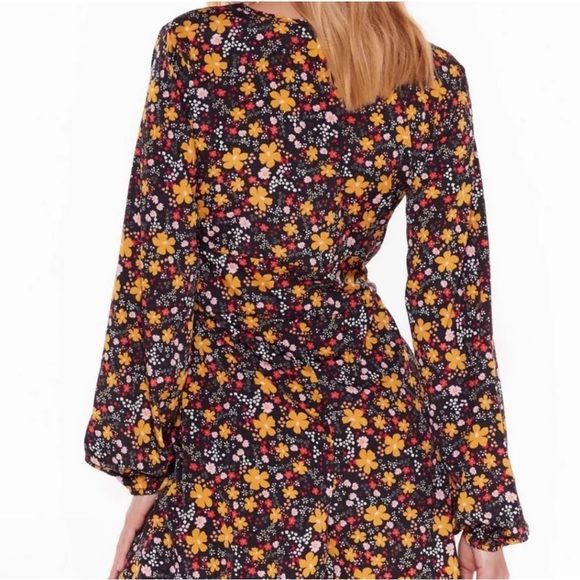 NWT $69R. Nasty Gal Flower Me With Love Romper - Picture 3 of 9